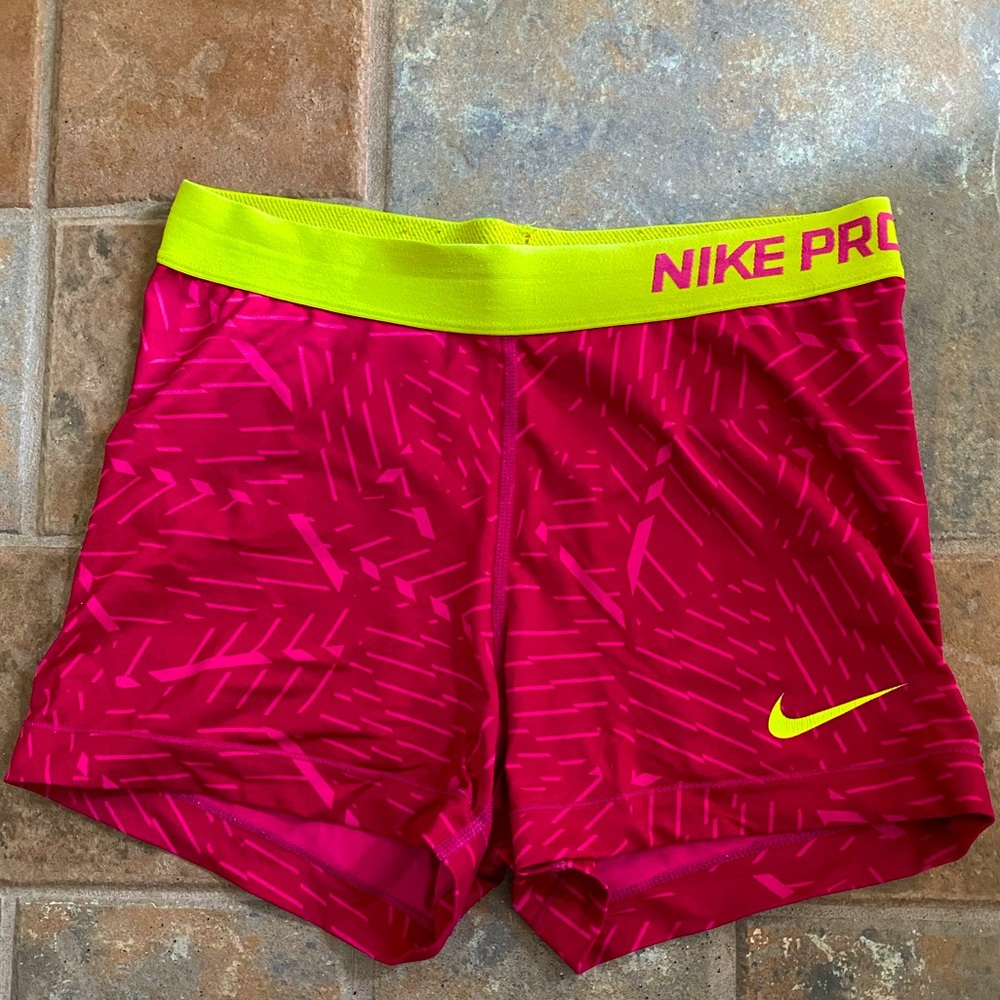 Women’s pink Nike pro shorts
